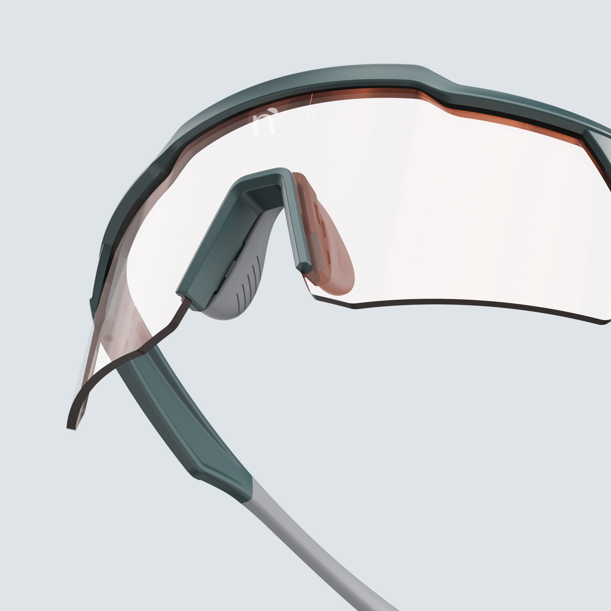 Benefits of Photochromic Lenses for Modern Eyewear